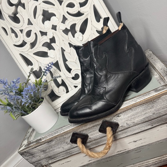 Other - VINTAGE Western Pointed Toe Pull On Ankle Cowboy Boot Size 8.5EE Rodeo